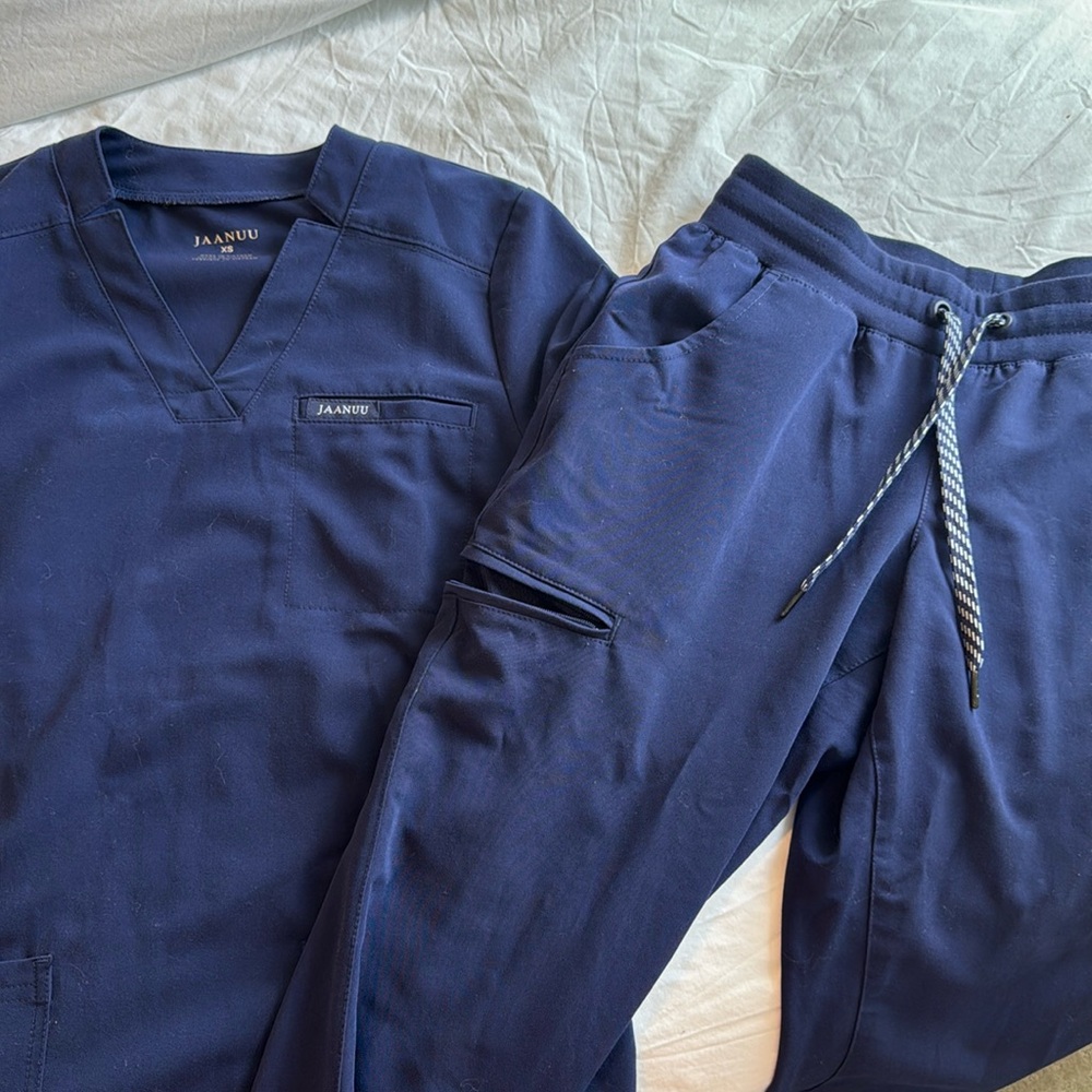 Jaanuu scrubs